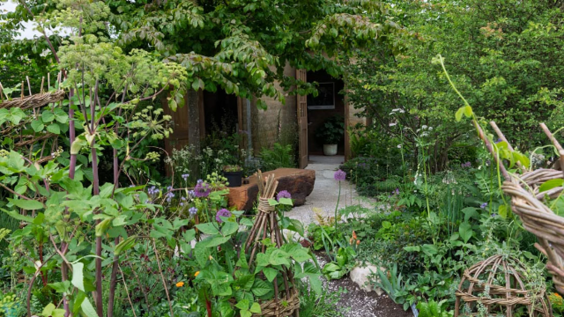 Green-tech Donates Green-tree Soil Substrate to RHS Chelsea Flower Show Gold Medal-winning Garden